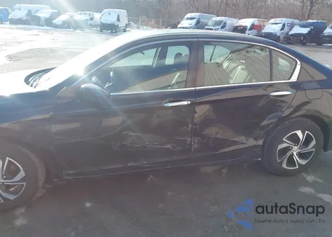 2017 Honda Accord Lx z USA, uszkodzony, nr VIN 1HGCR2F35HA204347